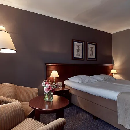 Good Seasons Den Bosch Hotel 4*