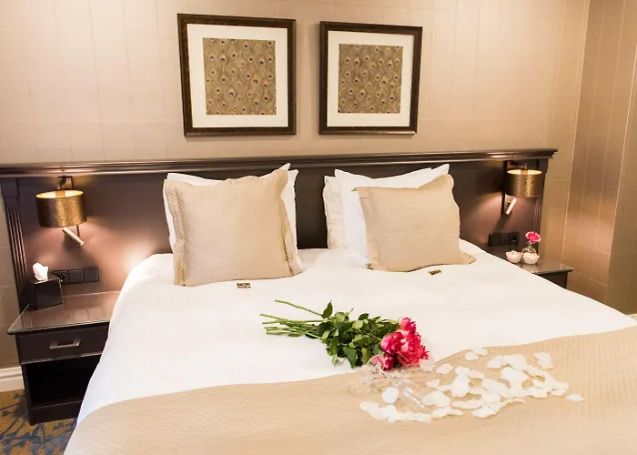 ホテル Good Seasons Den Bosch 4*